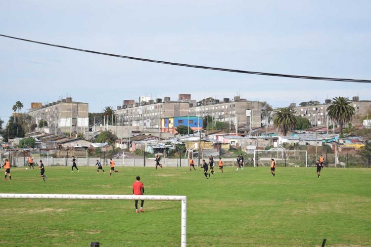 Danubio: la universidad del fútbol uruguayo que no olvida sus orígenes