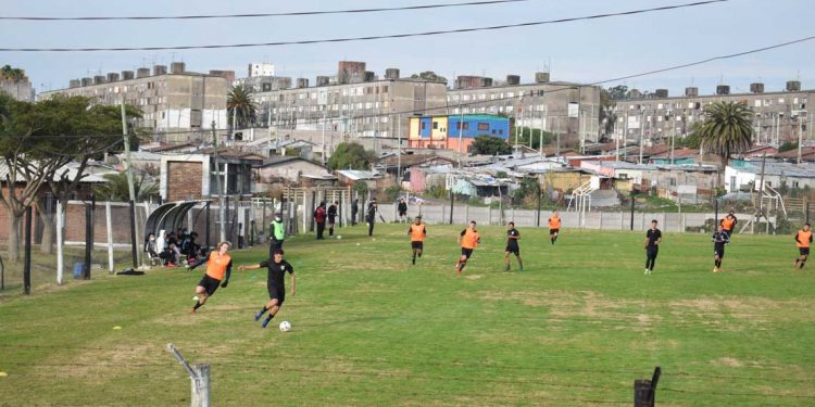 Danubio: la universidad del fútbol uruguayo que no olvida sus orígenes