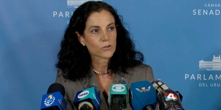 Comisión de Hacienda de Diputados recibe al equipo económico para analizar la Rendición de Cuentas