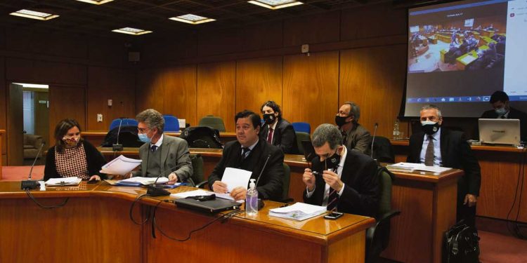 Comparecencia del ministro Peña por ley forestal abre debate por impacto ambiental