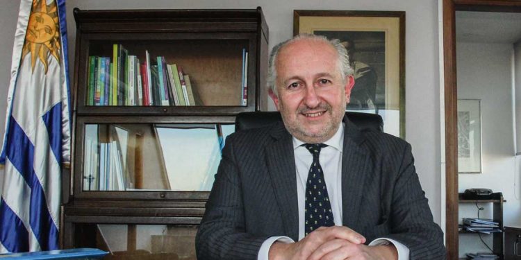 Pablo Da Silveira: “Con el Plan de Política Educativa estamos en la actitud de rendir cuentas”