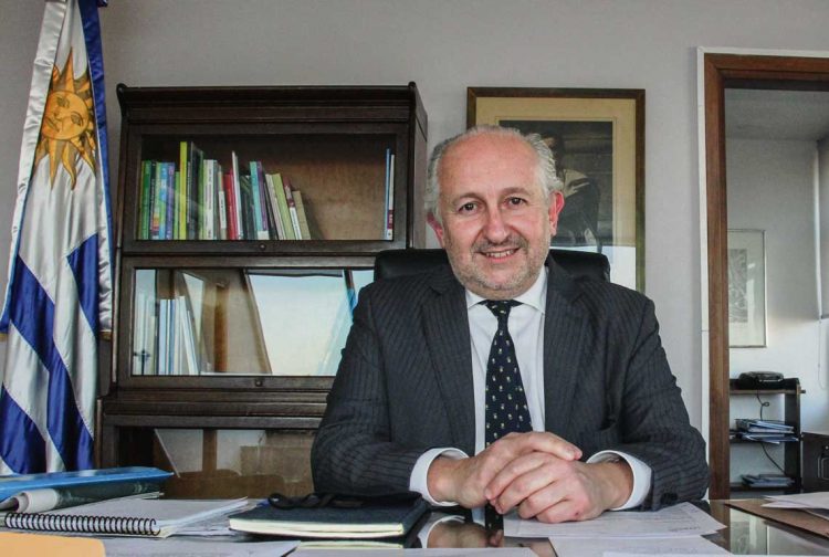 Pablo Da Silveira: “Con el Plan de Política Educativa estamos en la actitud de rendir cuentas”