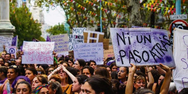 Senadora Bianchi: “la ideología de género busca un enfrentamiento dentro de la sociedad”