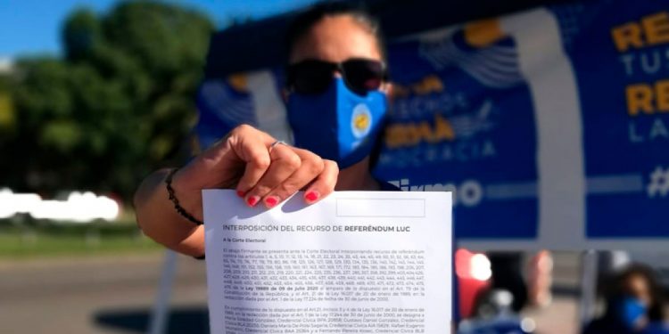 Las firmas contra la LUC