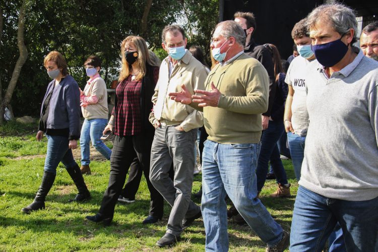 Crisis demográfica impulsa a Cabildo Abierto a promover políticas de natalidad