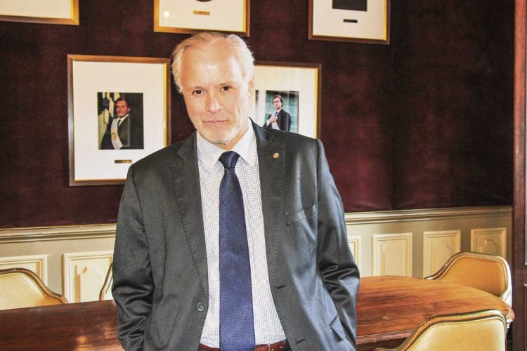 “En los gobiernos frenteamplistas en el Parlamento no podías cambiar ni una coma”