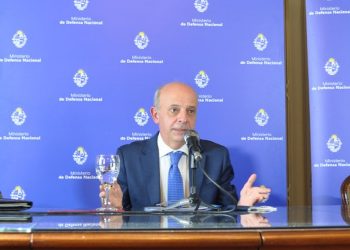 Ministro de Defensa dijo que el control de fronteras será sanitario y comercial