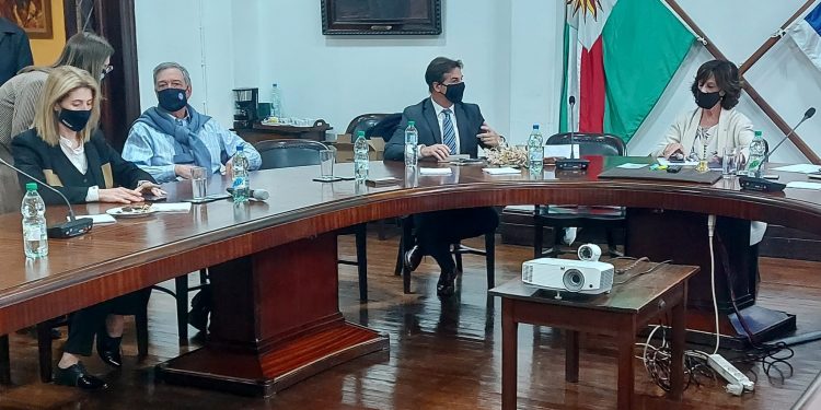 Mattos: La crisis marítima y de contenedores puede afectar las exportaciones e importaciones de Uruguay