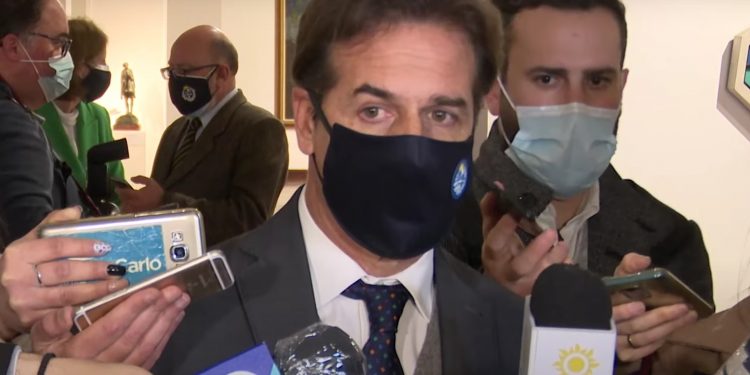 Lacalle: “Hay que hacerse cargo cuando se convoca a un paro y dejan a los chiquilines sin comer”