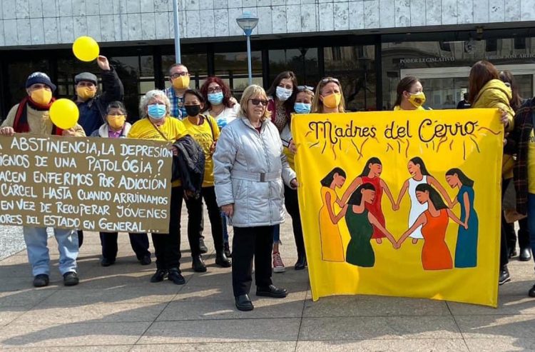 Madres del Cerro reclaman acelerar proyecto sobre tratamiento de adicciones
