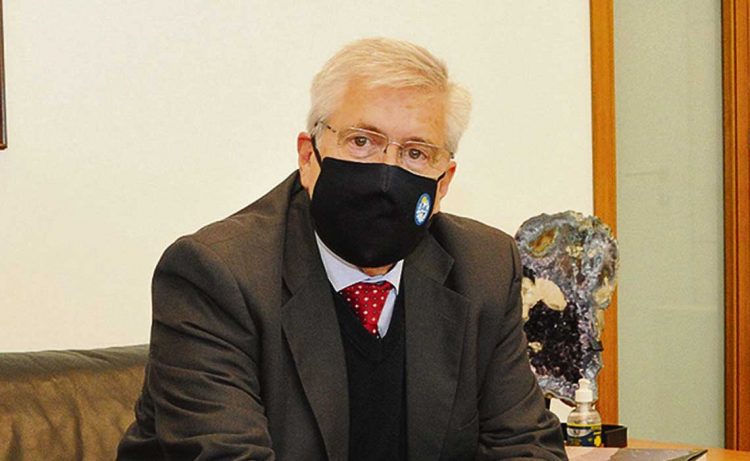 Las primeras acciones de Tabaré Viera y el desafío de la reapertura de fronteras