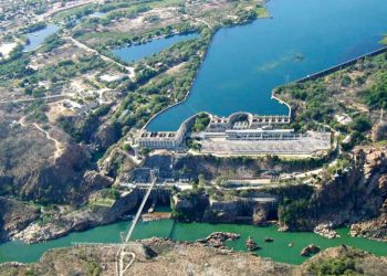 El estructuralismo económico en América Latina: una tercera vía combatida por los extremos que se enfrentaban