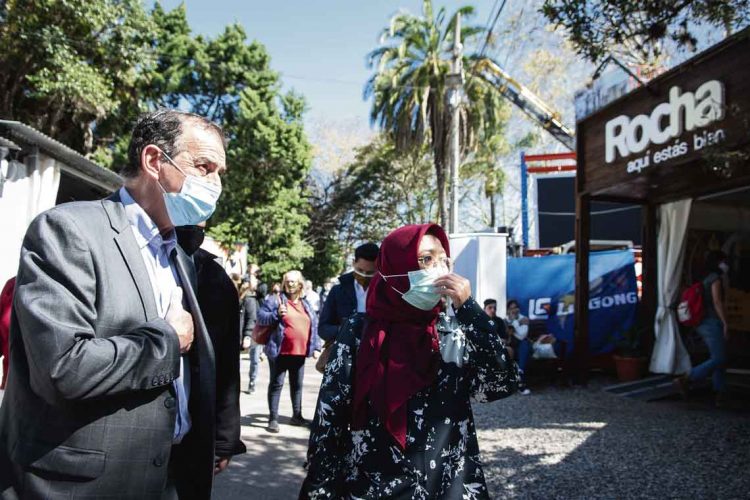 Embajadora de Indonesia destaca posición estratégica de Uruguay