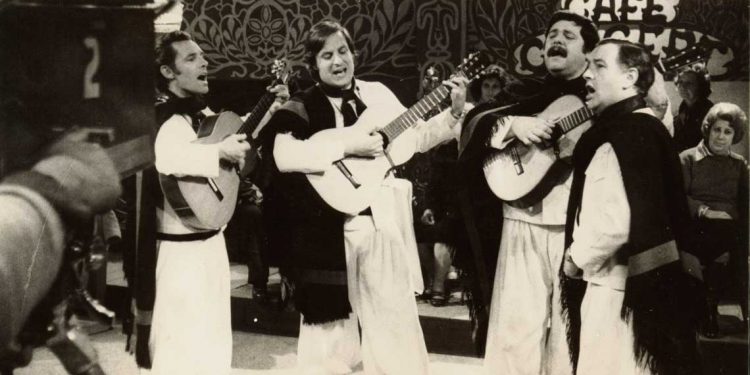 De viejos cantores orientales