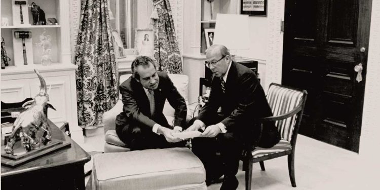 La experiencia de Nixon con los controles de precios y salarios