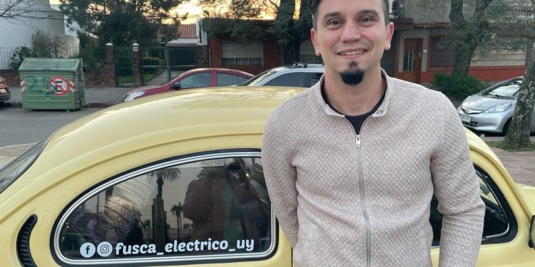 La historia del uruguayo que creó el primer Fusca eléctrico del país