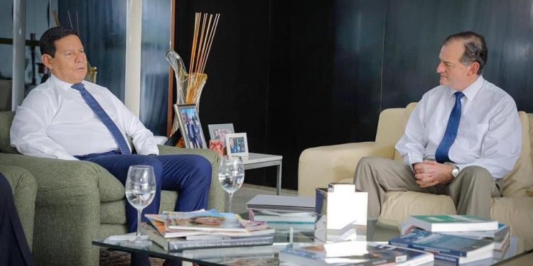Manini Ríos se reunió con el vicepresidente de Brasil, Hamilton Mourão