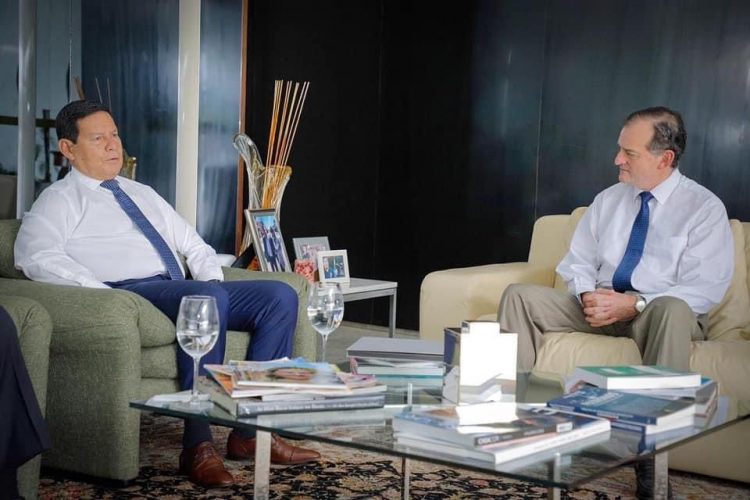 Manini Ríos se reunió con el vicepresidente de Brasil, Hamilton Mourão