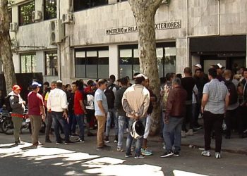 Proyecto de ley busca sacar del “limbo” a ciudadanos legales