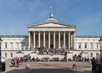 “De las privatizaciones surgieron monopolios privados”