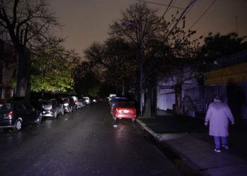Barrios a oscuras por robo de cables