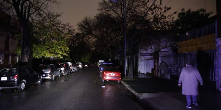 Barrios a oscuras por robo de cables