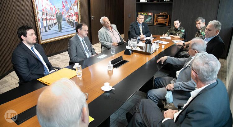 El senador Manini Ríos fue recibido por el Instituto General Villas Bôas