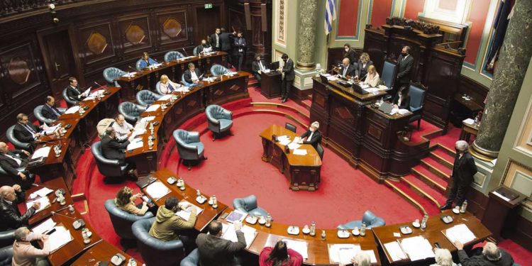 Partidos políticos buscan acuerdos sobre altos cargos de magistratura