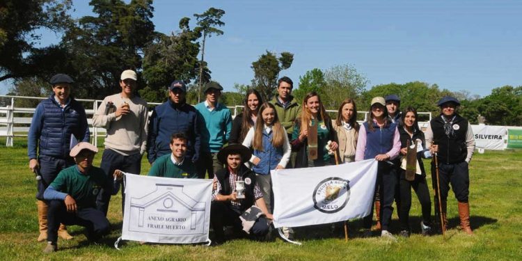 Escuela agraria de Melo se destacó con sus ejemplares Angus