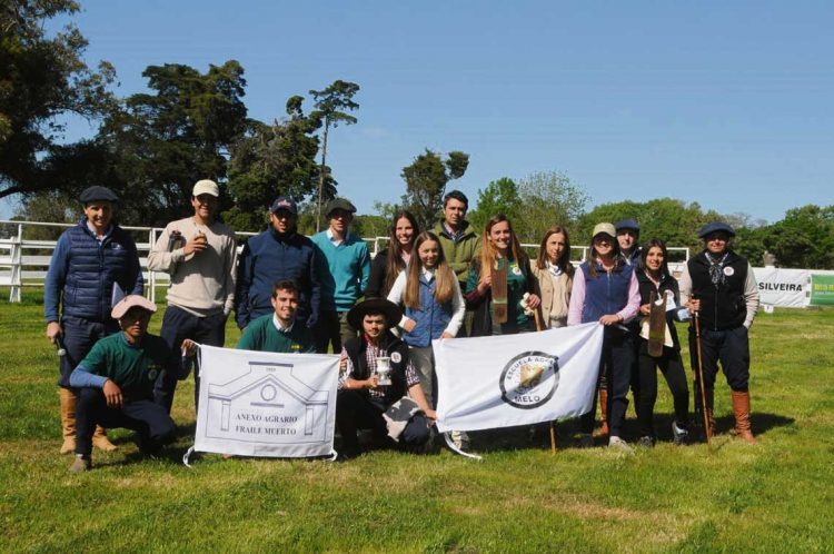 Escuela agraria de Melo se destacó con sus ejemplares Angus