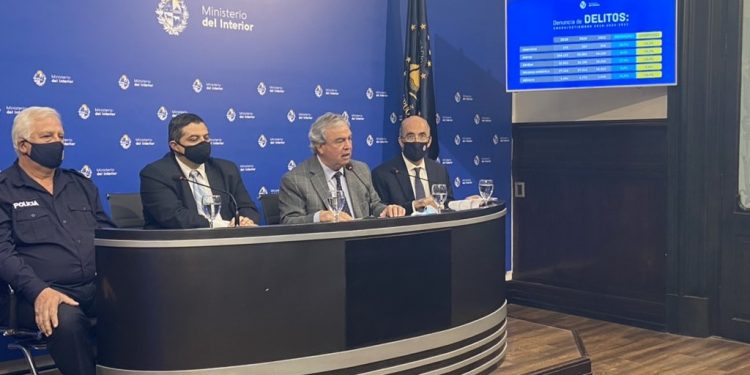 “Los delitos continúan bajando”, dijo el ministro del Interior al presenta las cifras actualizadas