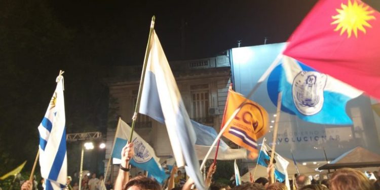 Encuesta MPC: Coalición Republicana supera al Frente Amplio en intención de voto