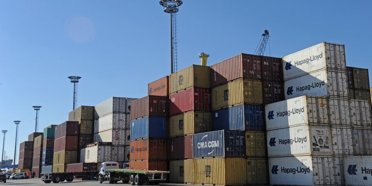 Argentina y Brasil también sienten el impacto por la falta de contenedores