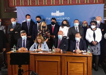 Manini defendió rendición de cuentas y apuntó contra la oposición