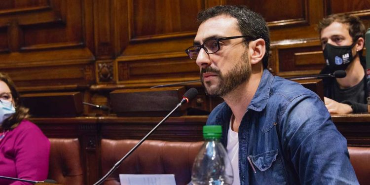 Gobierno advierte estrategia de “desgaste” y de “ataque a la LUC” con interpelaciones