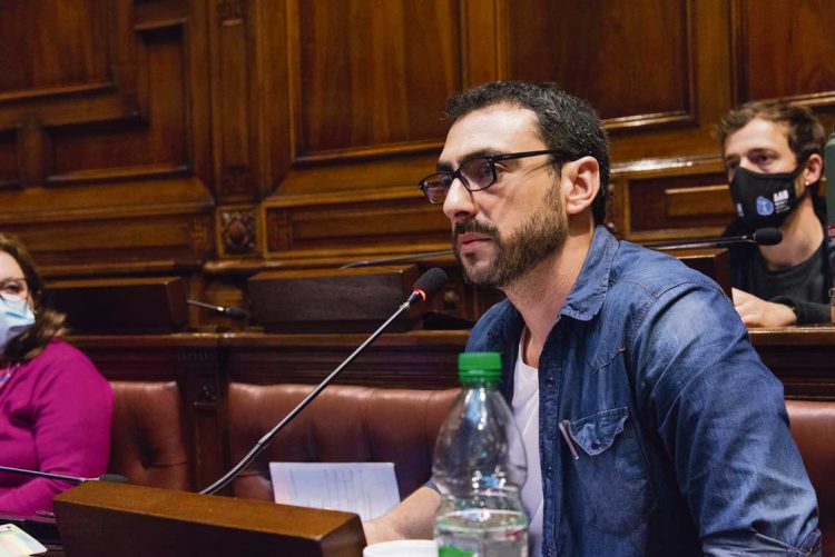 Gobierno advierte estrategia de “desgaste” y de “ataque a la LUC” con interpelaciones