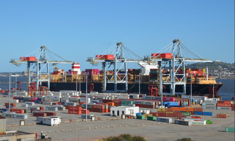 Frente Amplio ataca por vía administrativa y penal por acuerdo portuario