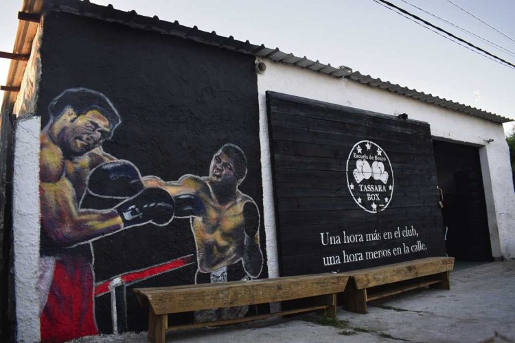 Escuela de boxing Tassara y el club de Leones se unen para detectar problemas de salud