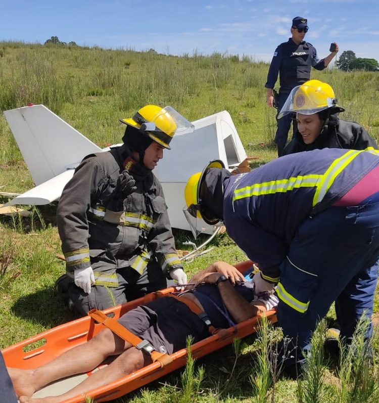 Aeronave “artesanal” cayó en Rivera. El piloto salvó su vida