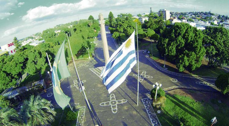 Ciudadanos de frontera: entre la inflación de Brasil y los costos de Uruguay