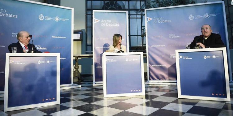 Sanguinetti y Sturla debatieron sobre liberalismo y jacobinismo