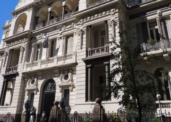 No tropezar tres veces con la misma piedra