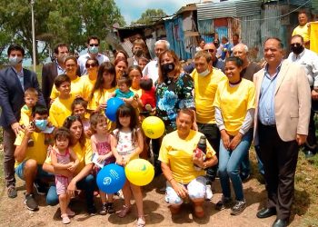 42 familias recibirán subsidio del MVOT para realojar asentamiento del Cerro