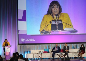 Ministra Moreira participa de la Asamblea sobre financiamiento de la vivienda