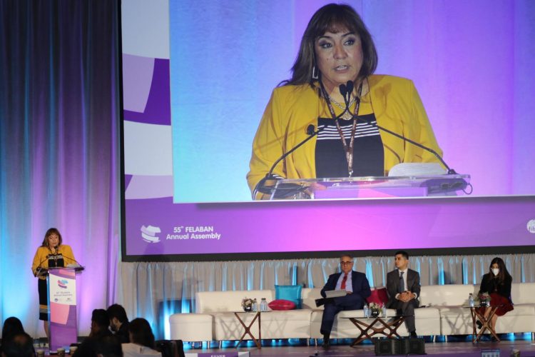 Ministra Moreira participa de la Asamblea sobre financiamiento de la vivienda