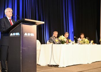 En dos días ingresaron al país más de 6.500 visitantes