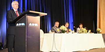 En dos días ingresaron al país más de 6.500 visitantes