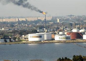 La necesidad impostergable de un petrolero fluvial para ANCAP