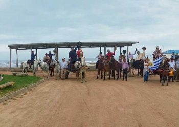 Desde los campos arroceros hasta el océano rochense a caballo