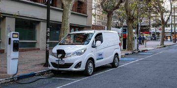 A partir del sábado 1° de enero rige el 0% de Imesi para vehículos eléctricos